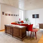 Du Hotel