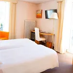 Du Hotel