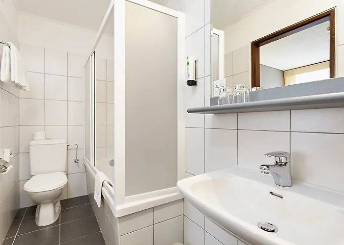 Du Отель Локарно